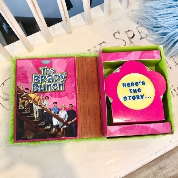 BRADY Bunch, Complete TV Series, From 1969-74, DVD Box, 21 Discs, Good Condition - Picture 4 of 16